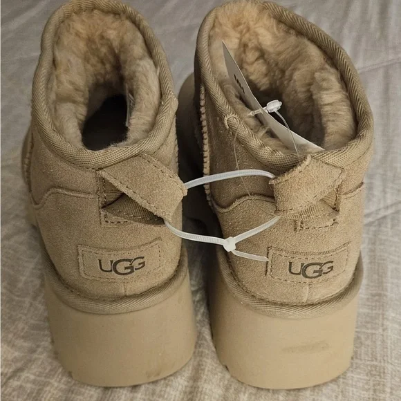 Classic Ultra Mini New Heights Platform Boot (Women) NWOT - Picture 6 of 7